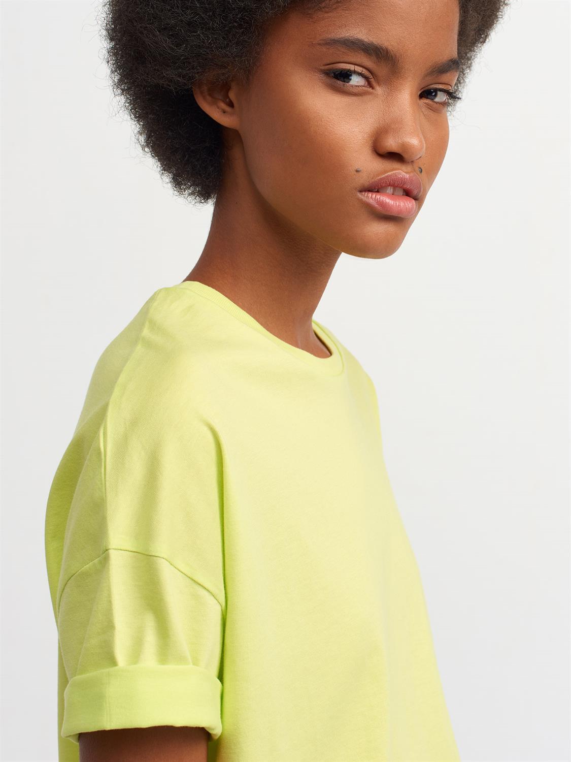3683 Basic T-Shirt-Lime